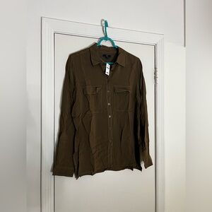Brown Gap button-up shirt
Size Medium
Brand New